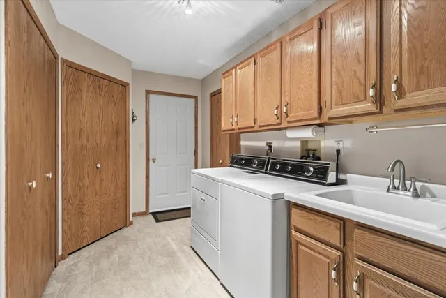 $329,900 | 1079 South Pointe Drive, Hastings, MN 55033