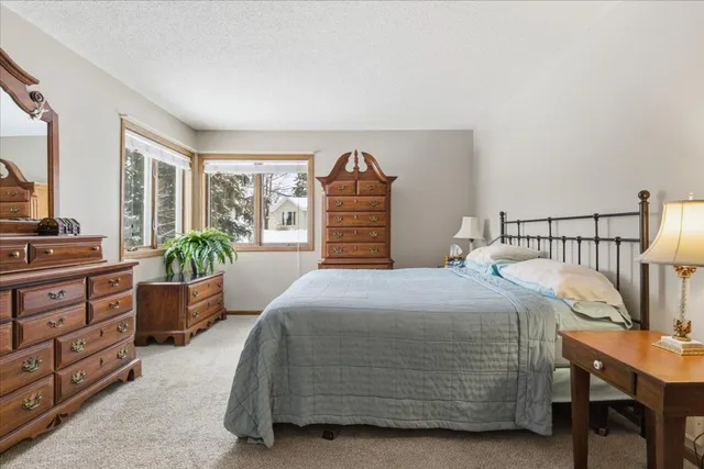 $329,900 | 1079 South Pointe Drive, Hastings, MN 55033