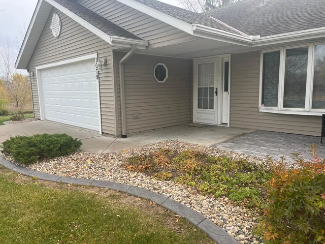 $329,900 | 1079 South Pointe Drive, Hastings, MN 55033