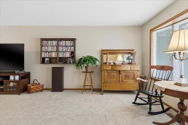 $329,900 | 1079 South Pointe Drive, Hastings, MN 55033