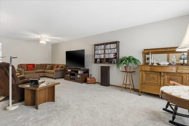 $329,900 | 1079 South Pointe Drive, Hastings, MN 55033