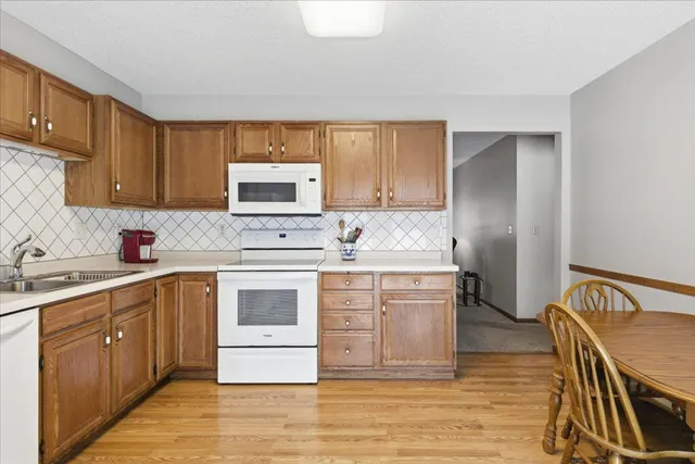 $329,900 | 1079 South Pointe Drive, Hastings, MN 55033