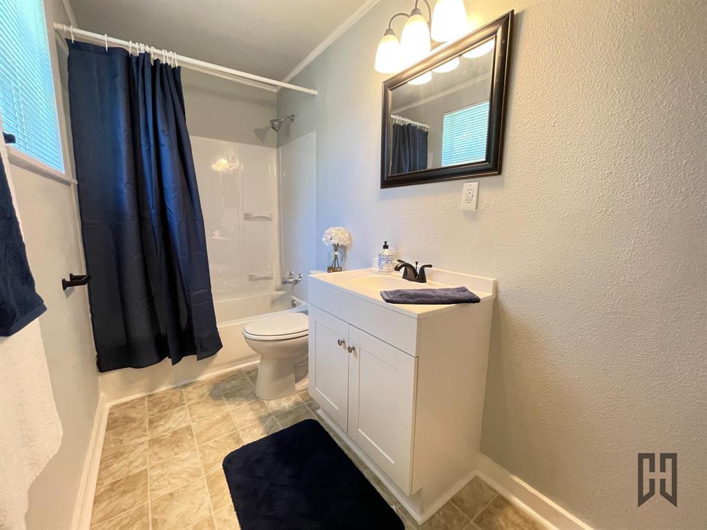 608 Batton Street Minden, LA 71055 - Photo 14 of 17 Guest Bath