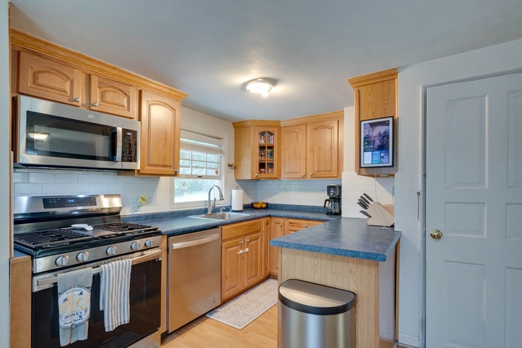 108 Deforest Street Boston, MA 02131 - Photo 9 of 37