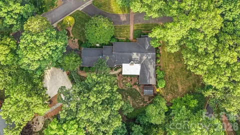 $634,900 | 560 11th Ave Circle Northwest, Hickory, NC 28601