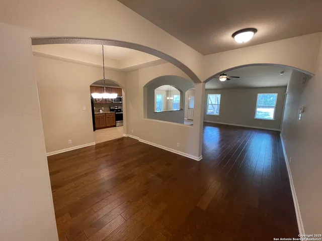 $2,295 | 5530 Thunder Oaks, San Antonio, TX 78261