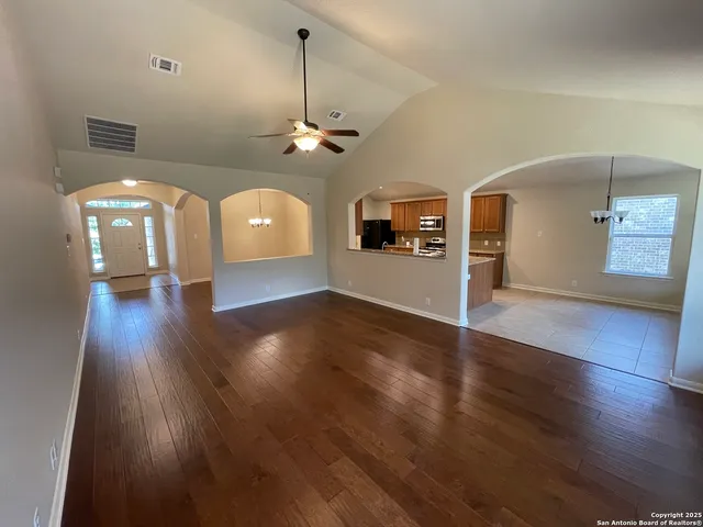 $2,295 | 5530 Thunder Oaks, San Antonio, TX 78261