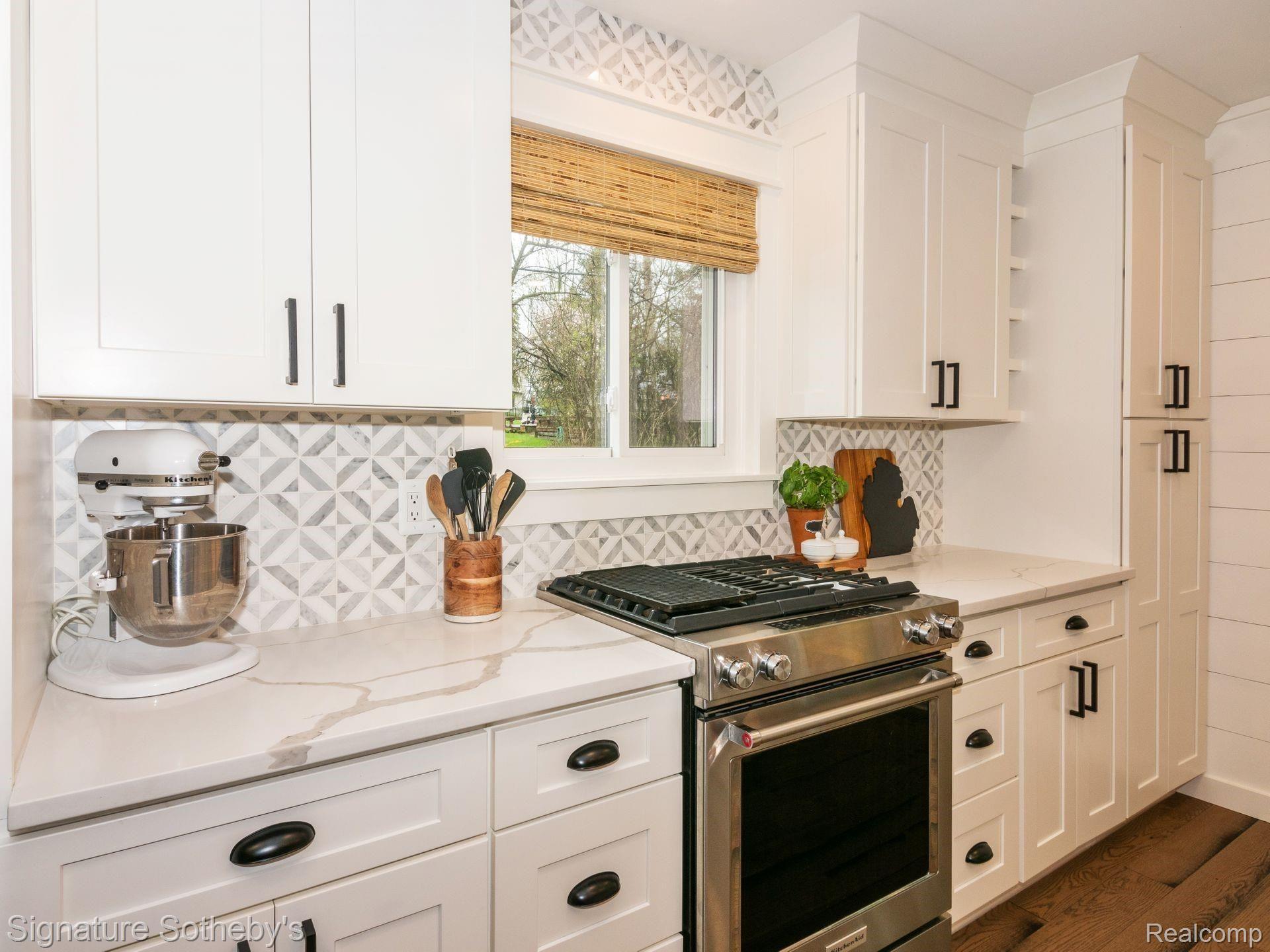 2682 Peterboro Road West Bloomfield, MI 48323 - Photo 17 of 46 17.jpg