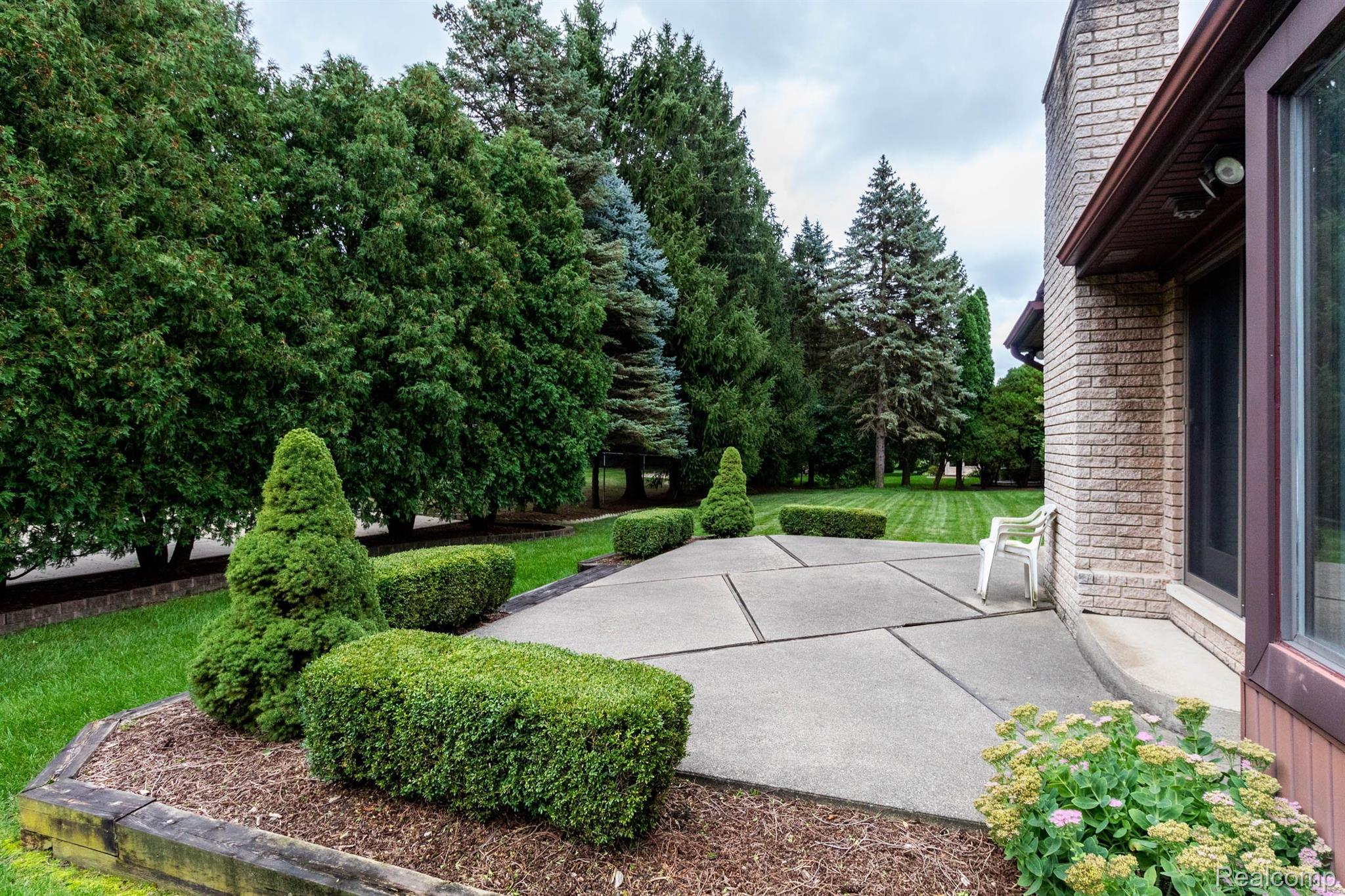 15278 Riverside Drive Livonia, MI 48154 - Photo 41 of 42 Gallery Image 41