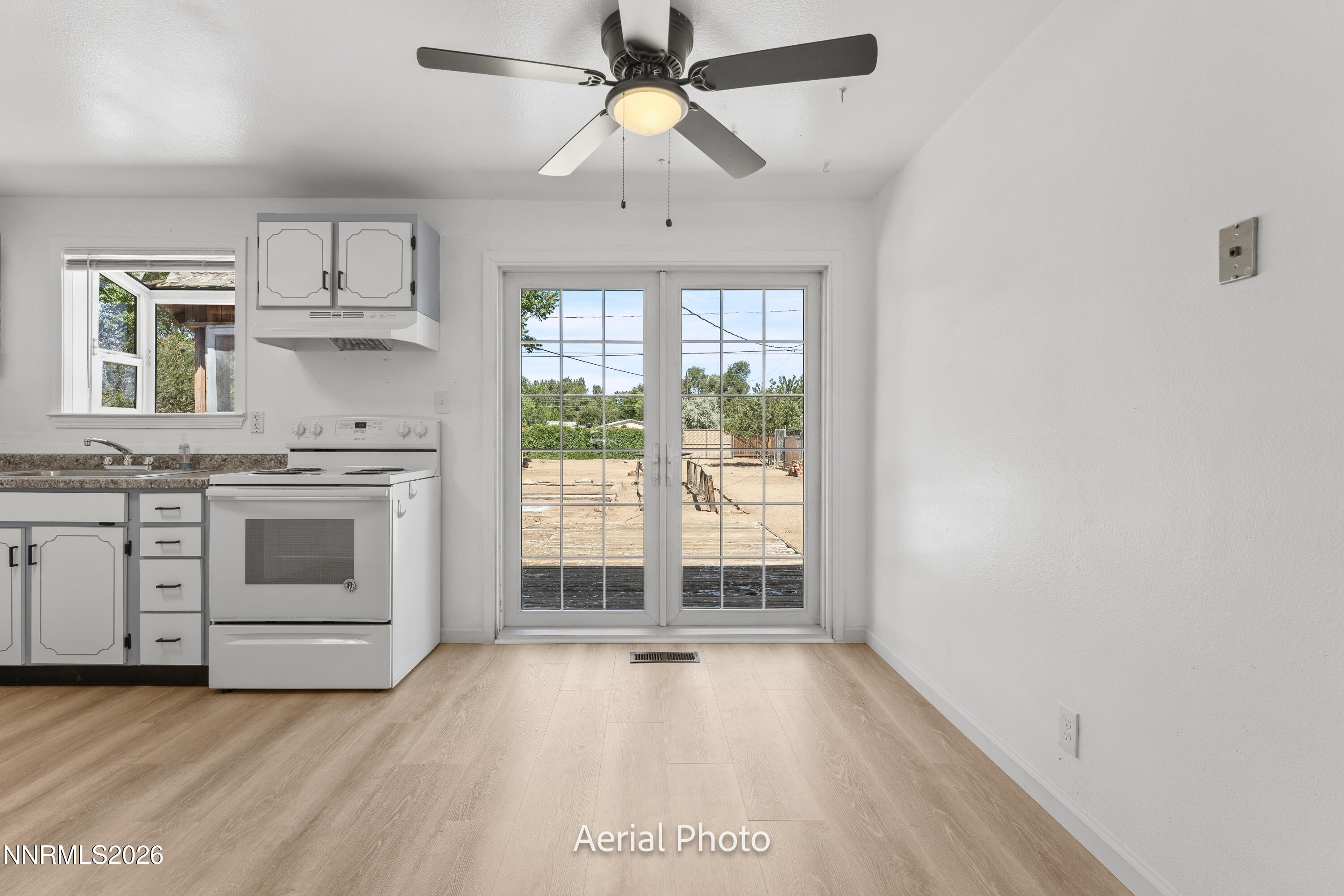 9245 Fremont Way Reno, NV 89506 - Photo 8 of 38 09-9245 Fremont Way Reno NV 89506 (9 of