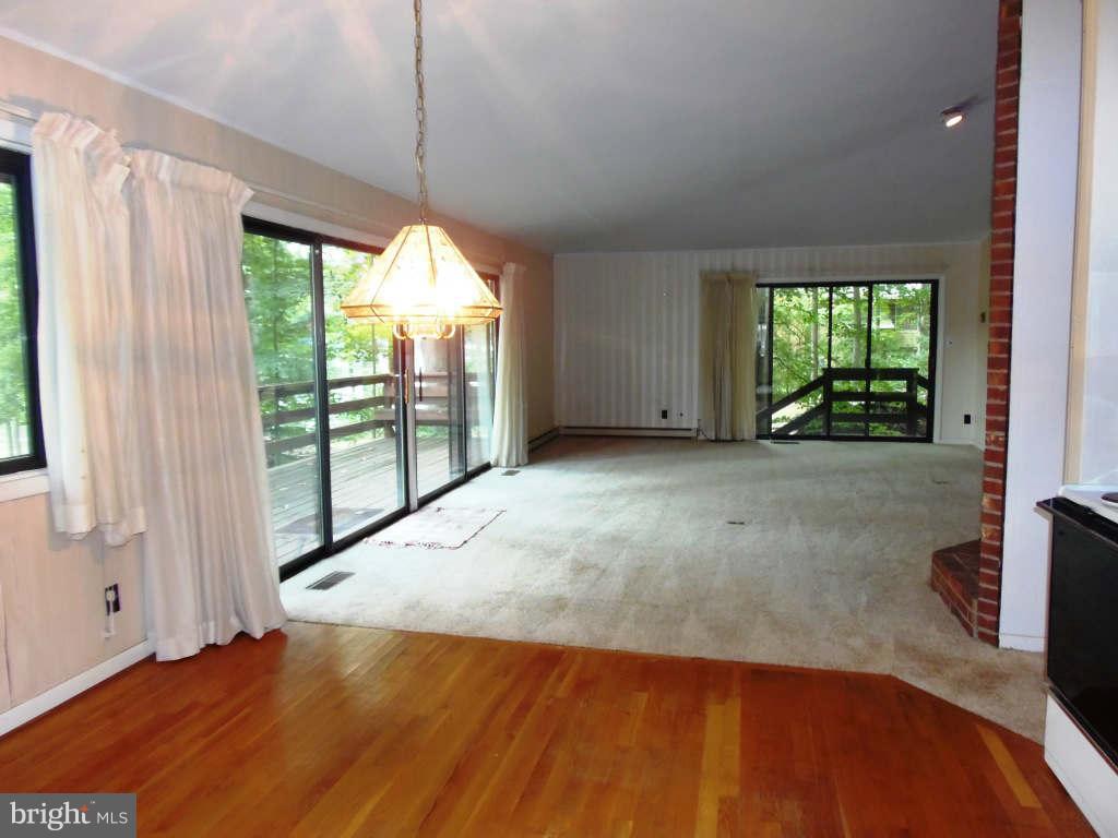 101 Pleasant Grove Road Locust Grove, VA 22508 - Photo 8 of 29 Living Room