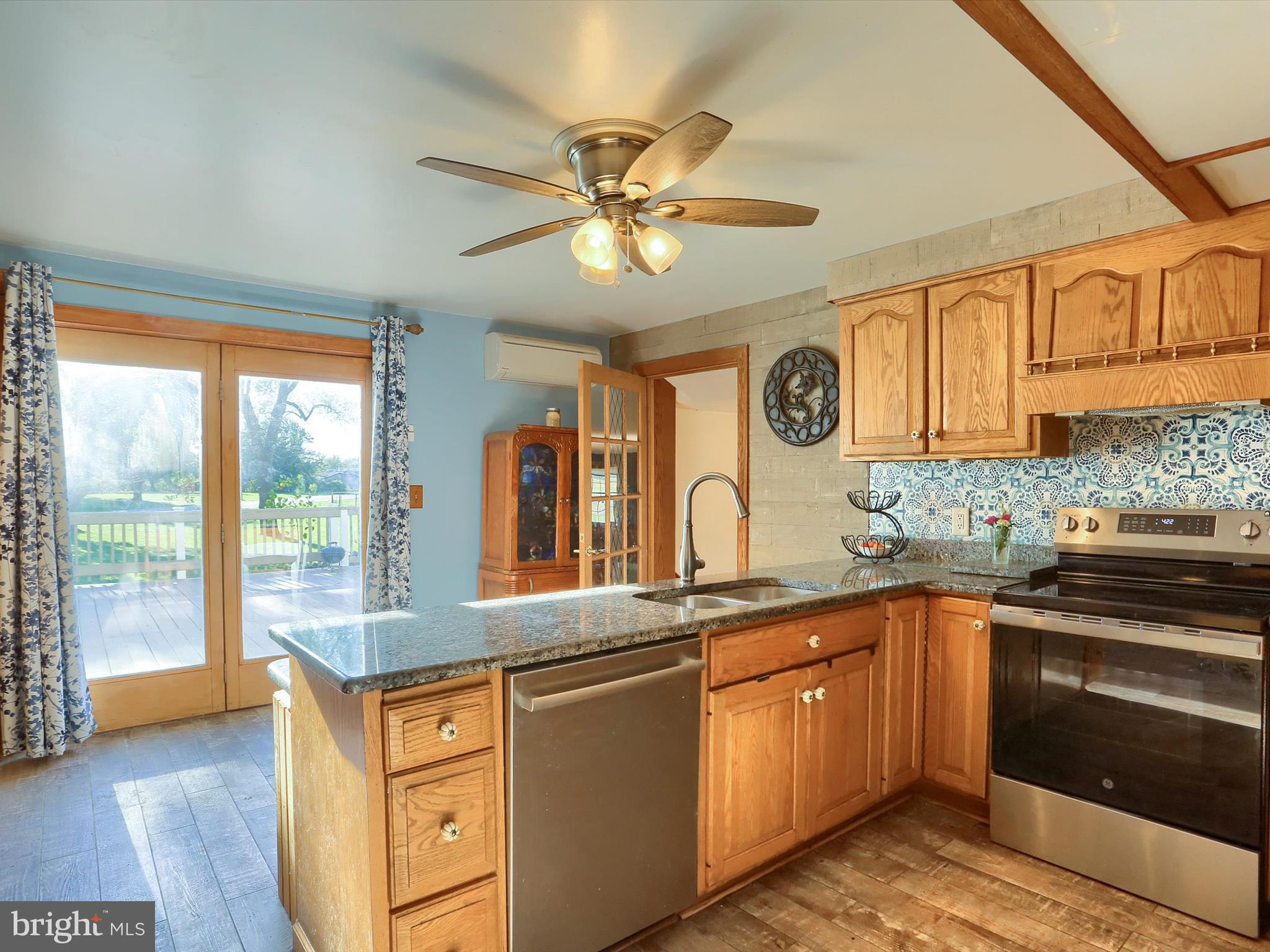 1014 Pondtown Road Dillsburg, PA 17019 - Photo 7 of 44 granite counters