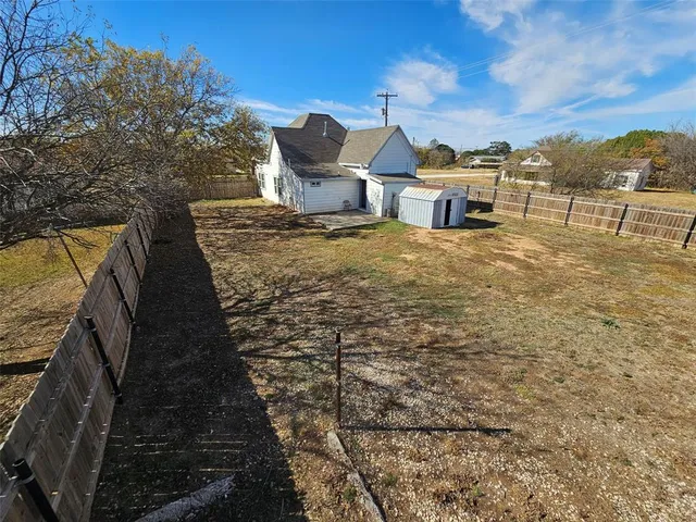 $141,480 | 101 North Walnut Avenue, Petrolia, TX 76377