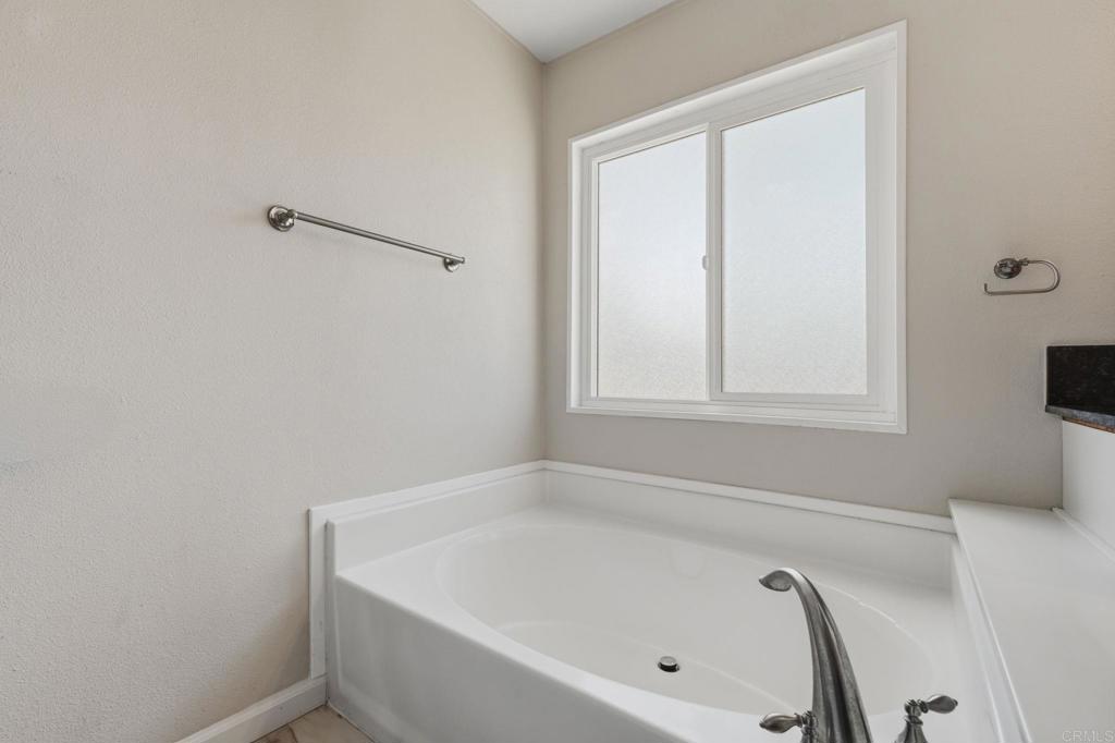 647 Via Costa Rica Vista, CA 92081 - Photo 14 of 45