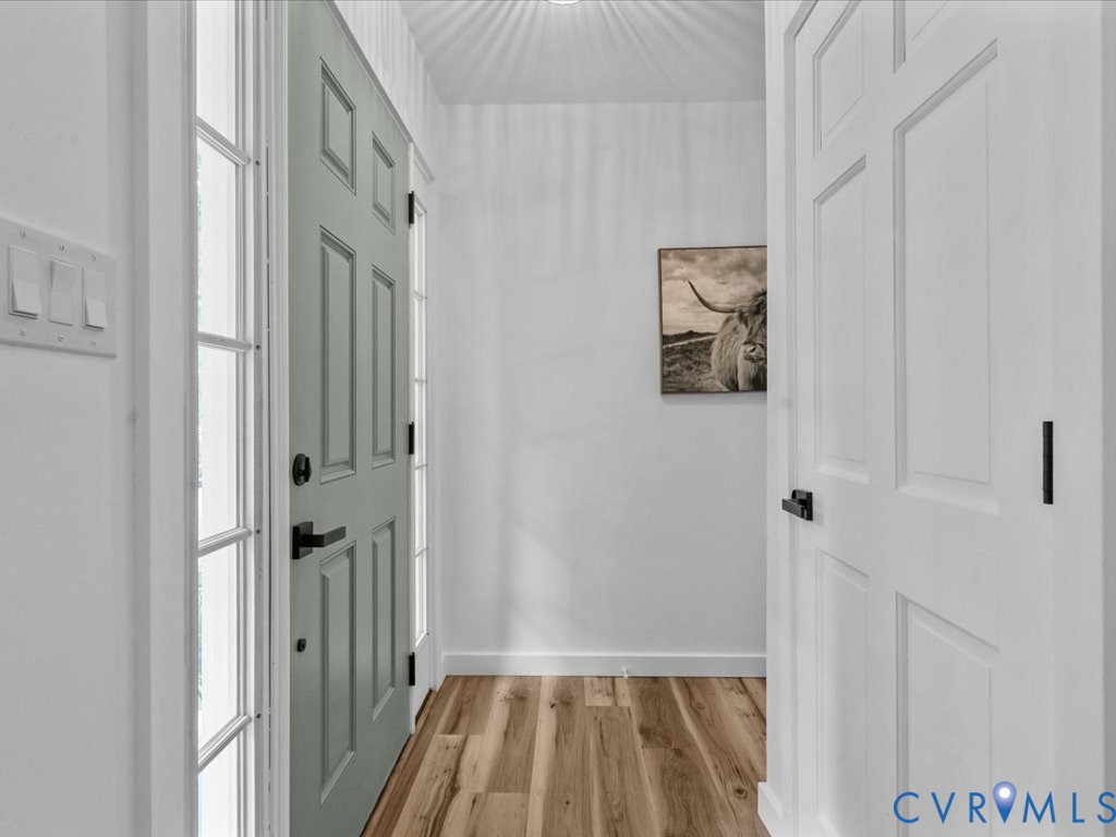 2291 Pony Farm Road Maidens, VA 23102 - Photo 4 of 43 a view of a hallway