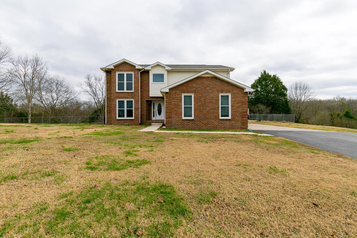 2289 Callis Road Lebanon, TN 37090 - Photo 1 of 20 a front view of a house with a yard