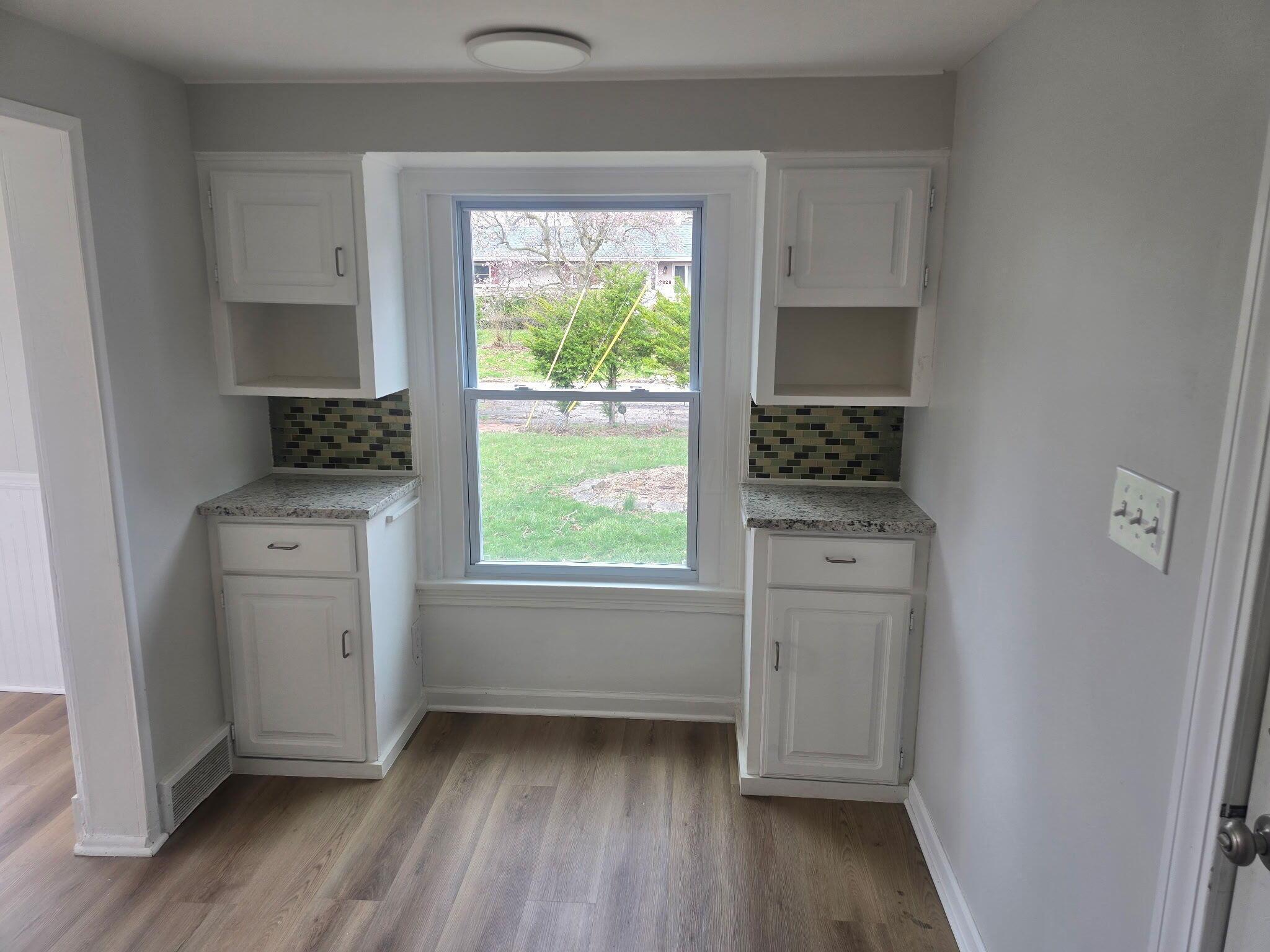 3950 Riverside Drive Columbus, OH 43220 - Photo 16 of 39 Current Mud room area in kitchen