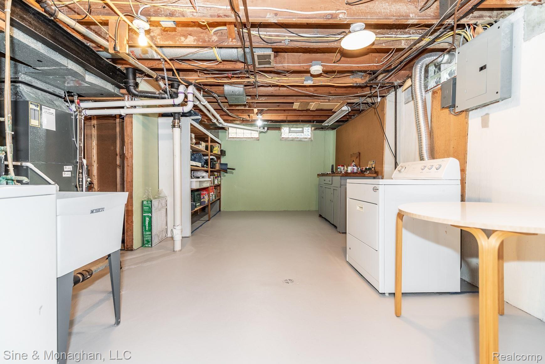 4033 Highfield Road Royal Oak, MI 48073 - Photo 26 of 32 Super tidy laundry and storage