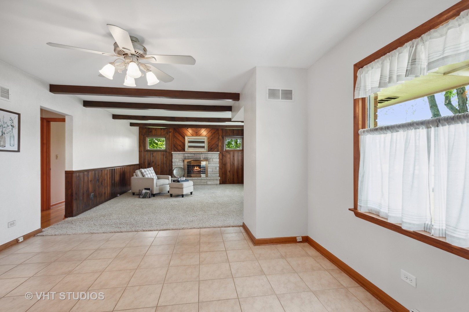 36W930 Bowes Road Elgin, IL 60124 - Photo 11 of 38 a view of a livingroom with furniture and chandelier fan