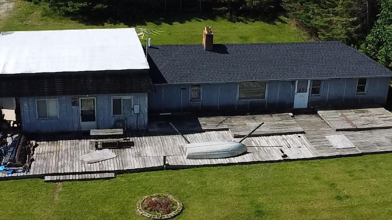 4472 Crescent Beach Road Onekama, MI 49675 - Photo 11 of 38 p11