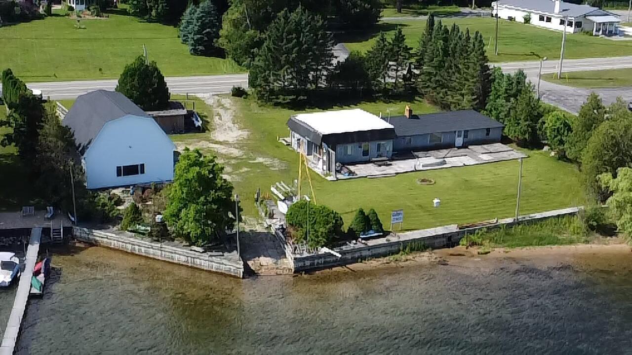 4472 Crescent Beach Road Onekama, MI 49675 - Photo 3 of 38 p3