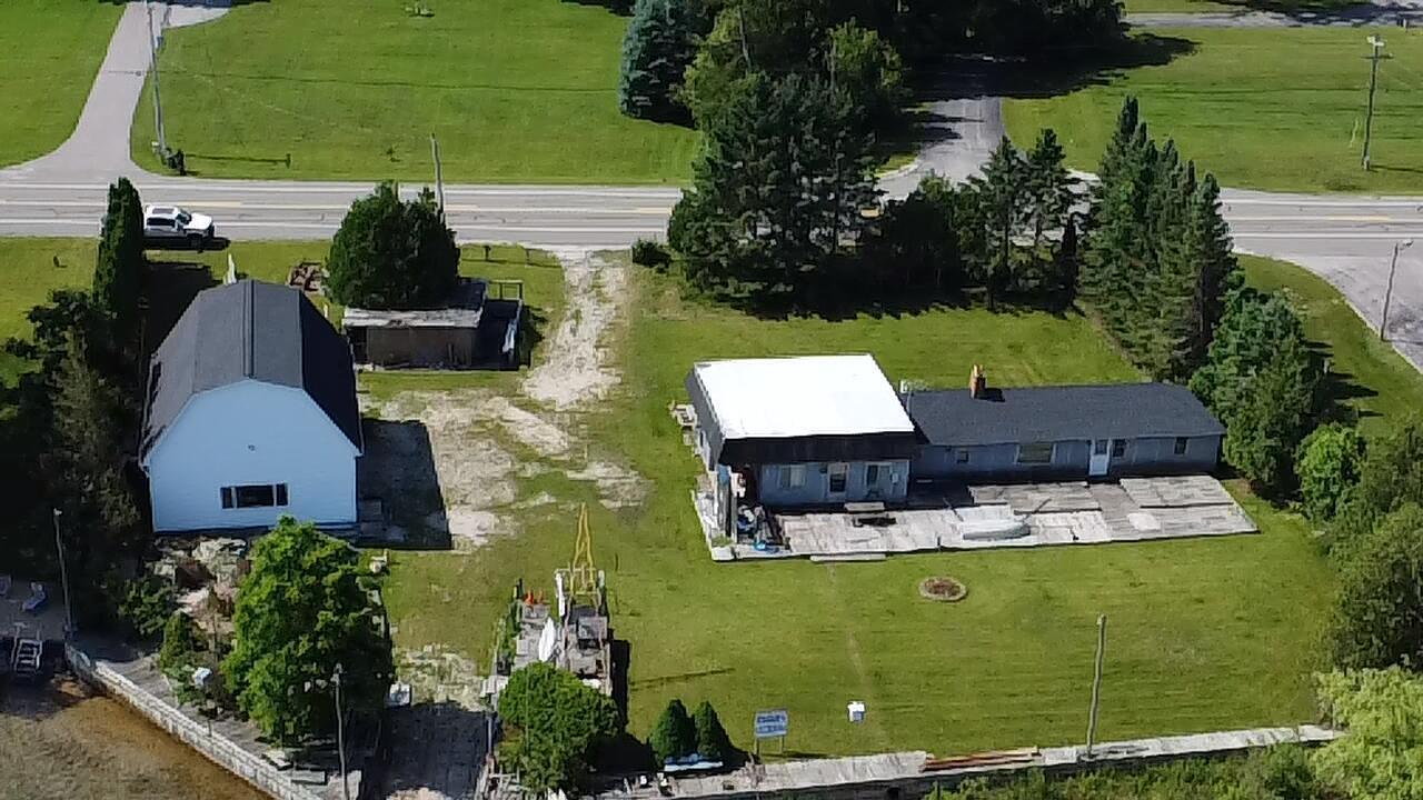 4472 Crescent Beach Road Onekama, MI 49675 - Photo 5 of 38 p5