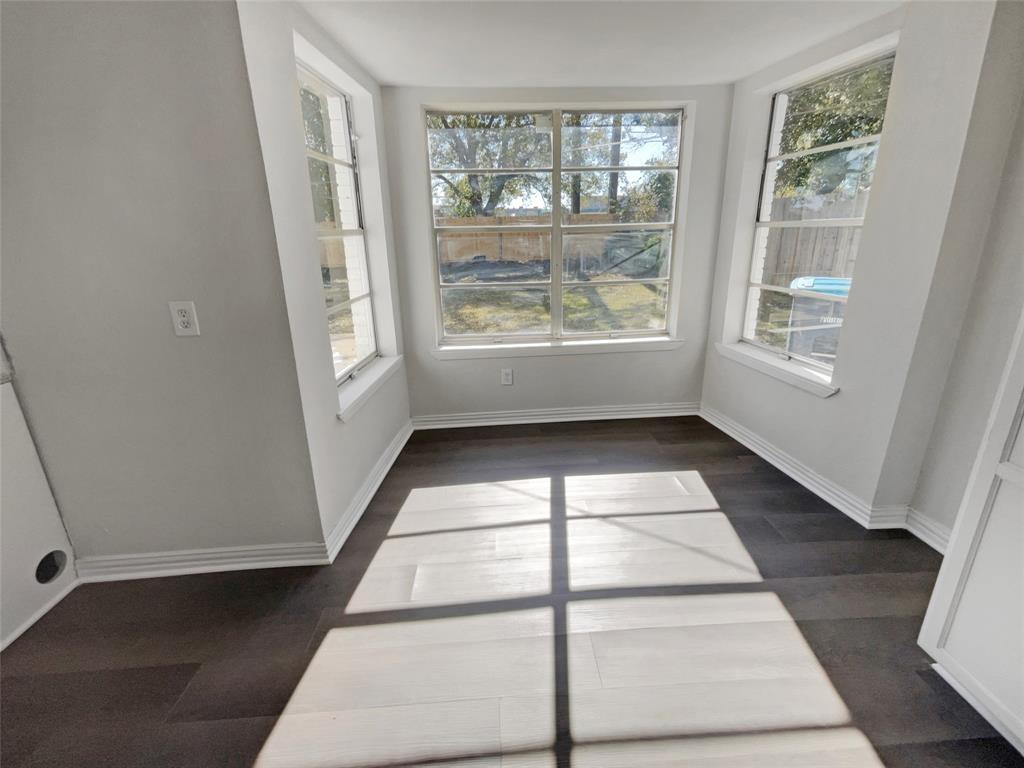 3925 Wedgworth Road South Fort Worth, TX 76133 - Photo 15 of 15 an empty room with windows
