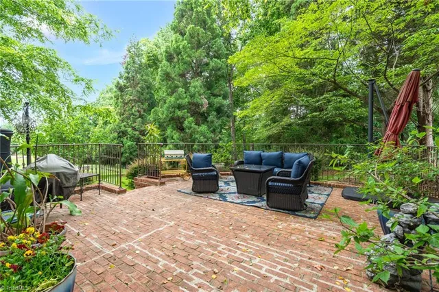 $959,900 | 7672 Crossing Ridge Drive, Belews Creek, NC 27009