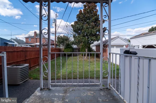 a garden view with a entertaining space