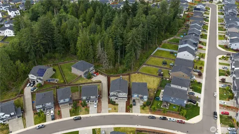 $765,000 | 17512 Crossing Drive East, Puyallup, WA 98374