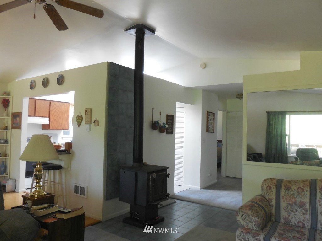 244 Elochoman Valley Road Cathlamet, WA 98612 - Photo 6 of 24 Gallery Image 6