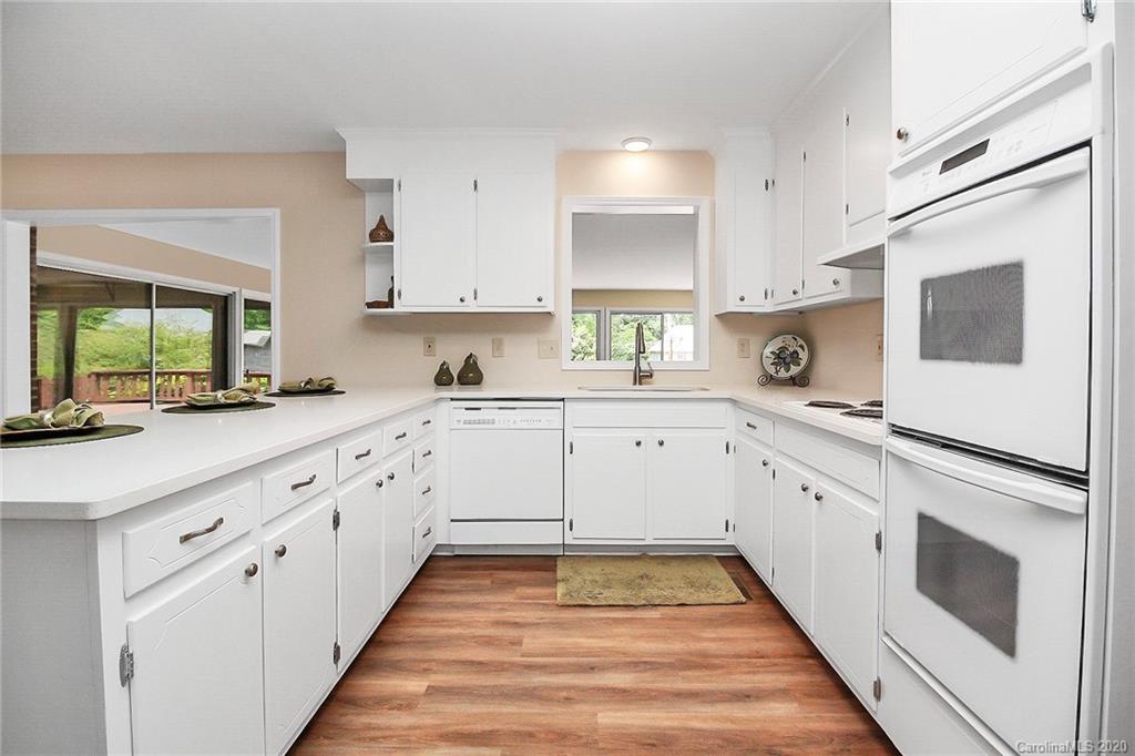 6220 Sharon Road Charlotte, NC 28210 - Photo 12 of 43