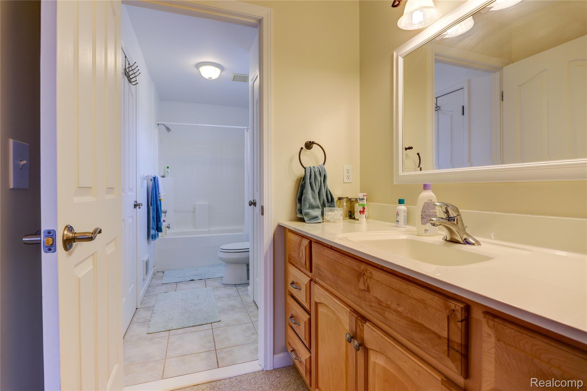 2525 Norton Lawn Street Rochester, MI 48307 - Photo 16 of 29 Interior-28.jpg