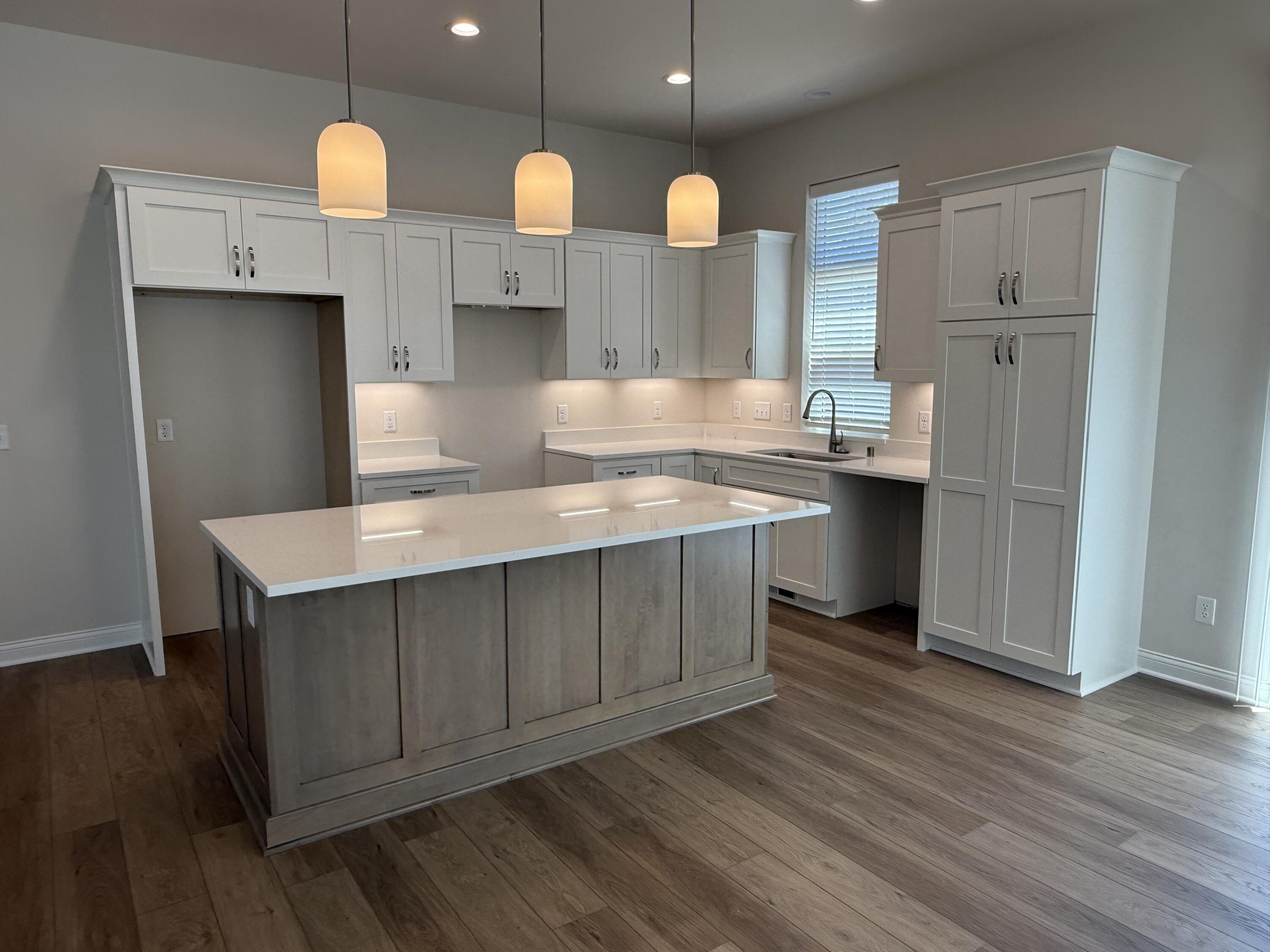 369 Evergreen Lane Pewaukee, WI 53072 - Photo 7 of 27 Corner Kitchen, Sink w/Window