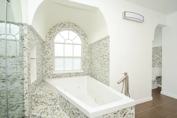 $3,200 | 2022 Fairview Street, Houston, TX 77019
