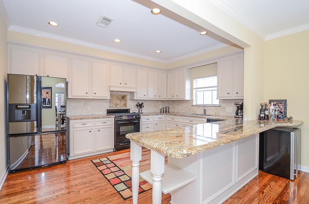 2022 Fairview Street Houston, TX 77019 - Photo 5 of 35