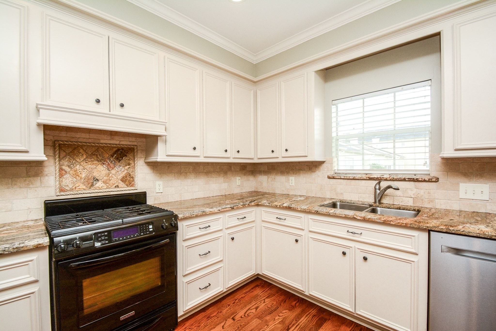 2022 Fairview Street Houston, TX 77019 - Photo 6 of 35