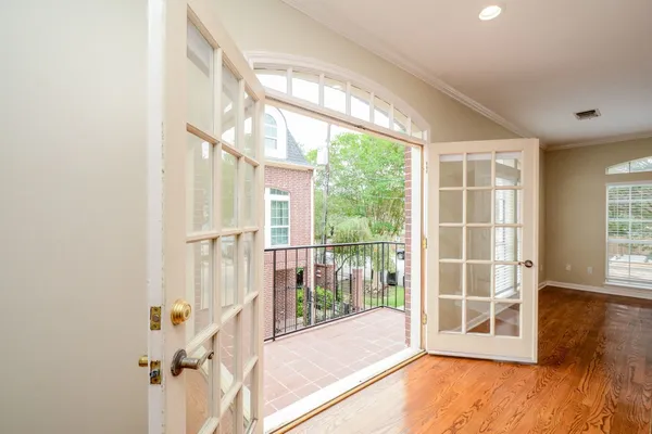 $3,200 | 2022 Fairview Street, Houston, TX 77019