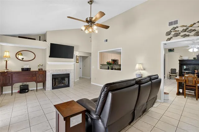 $450,000 | 1914 Coral Tree Court, Brandon, FL 33511