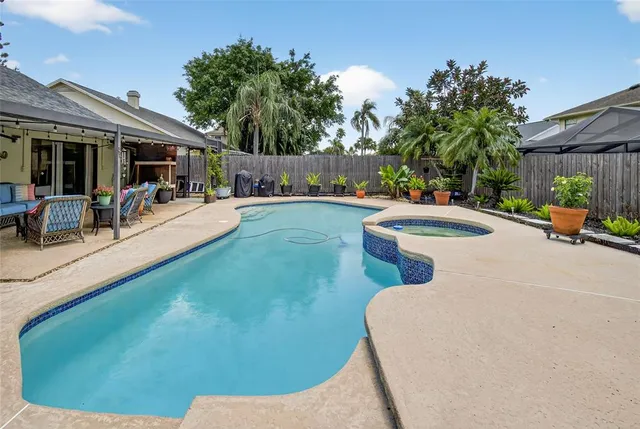 $450,000 | 1914 Coral Tree Court, Brandon, FL 33511