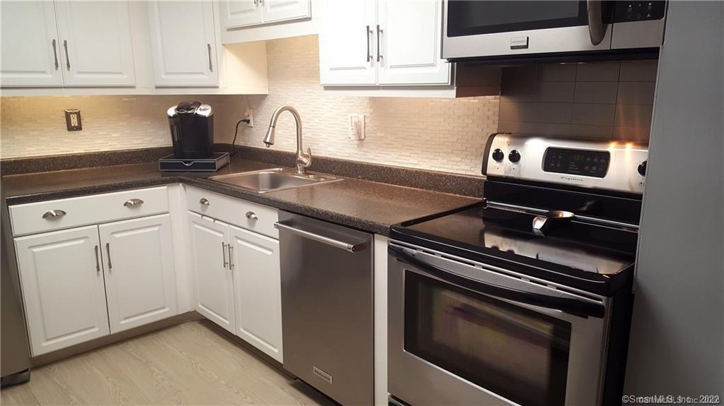949 Pleasant Valley Road, Unit 86 South Windsor, CT 06074 - Photo 1 of 1