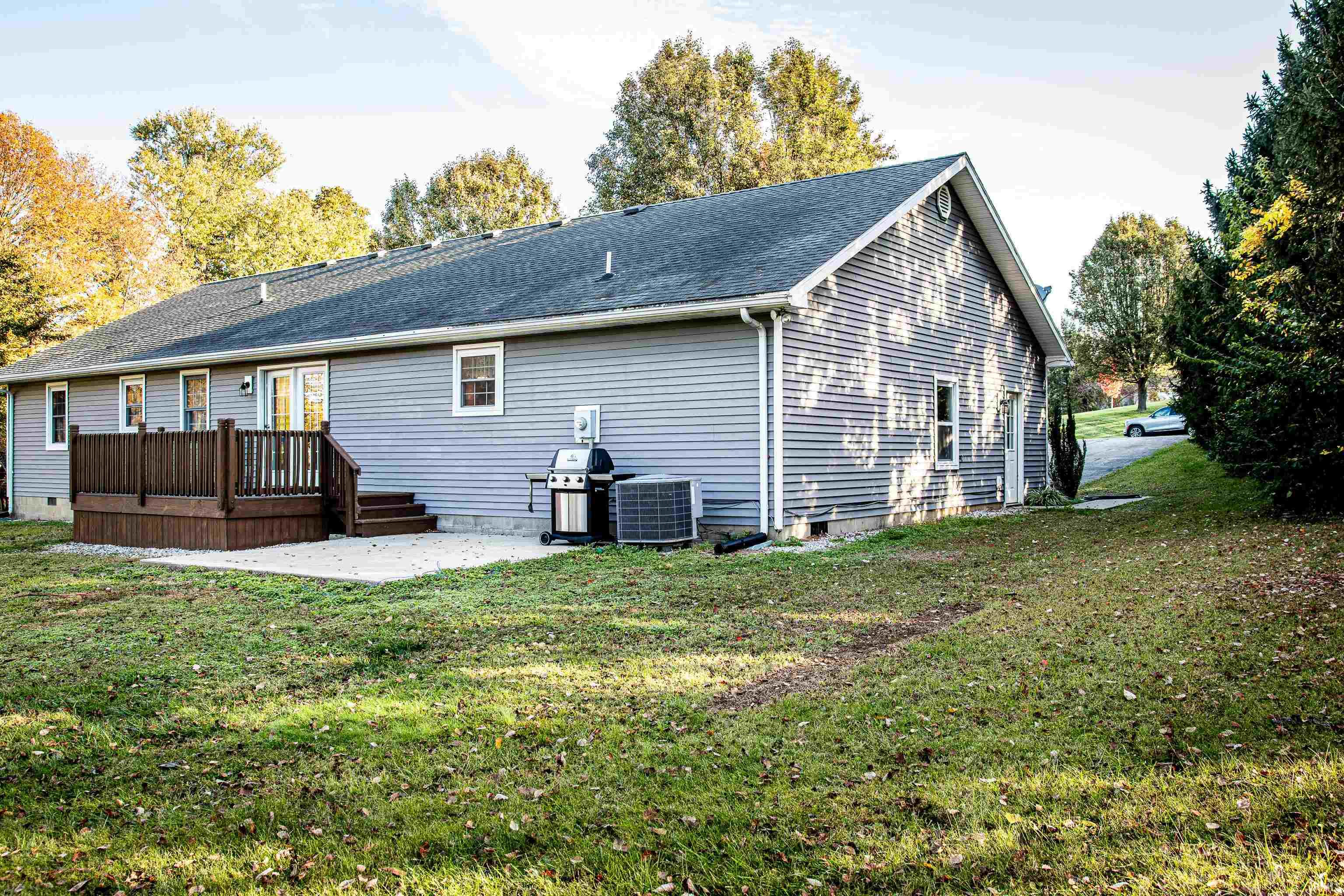 905 Pheasant Court Vincennes, IN 47591 - Photo 27 of 29