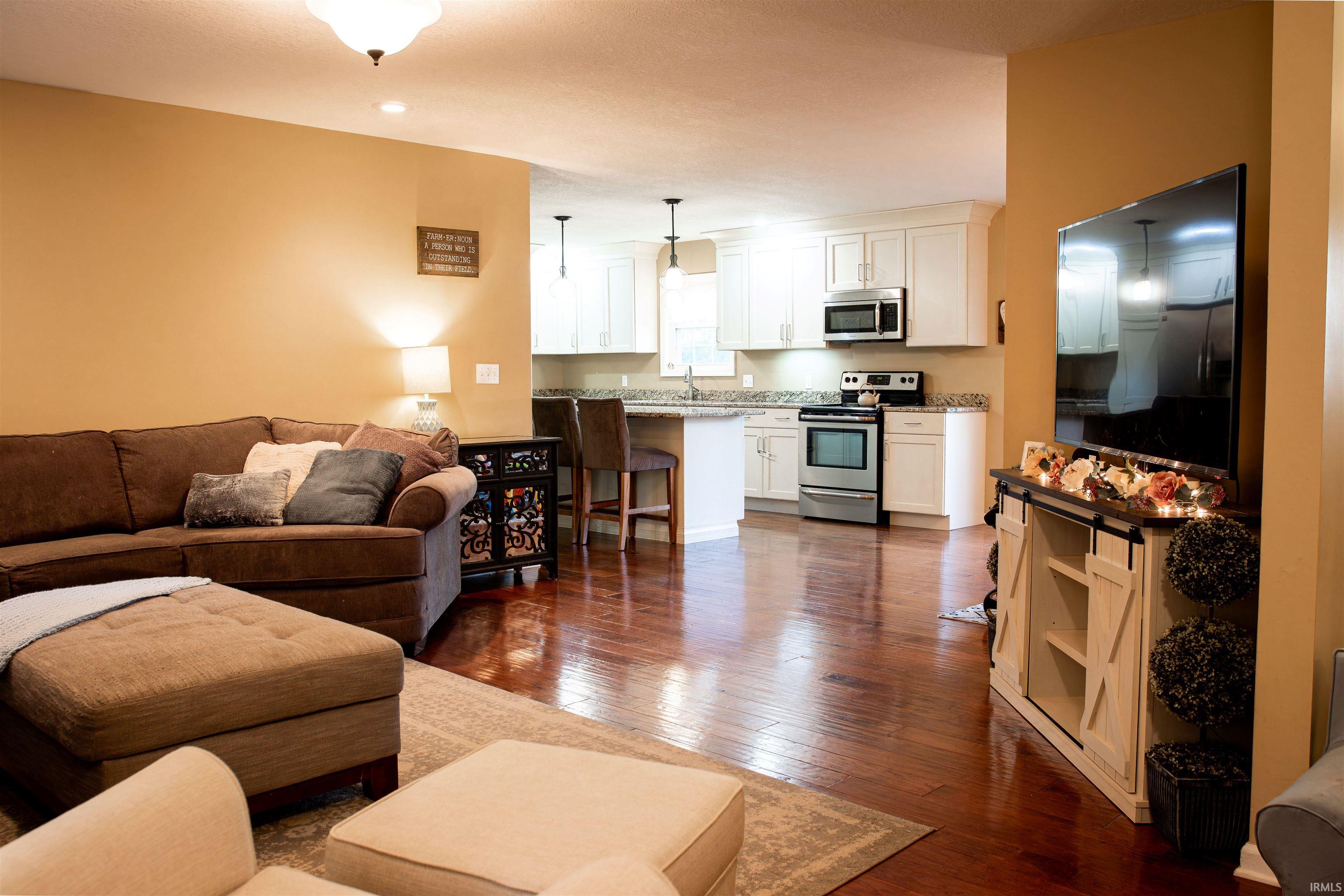 905 Pheasant Court Vincennes, IN 47591 - Photo 5 of 29