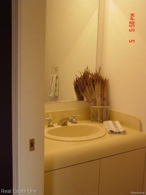 19471 Newburgh Road Livonia, MI 48152 - Photo 10 of 23 Half Bath