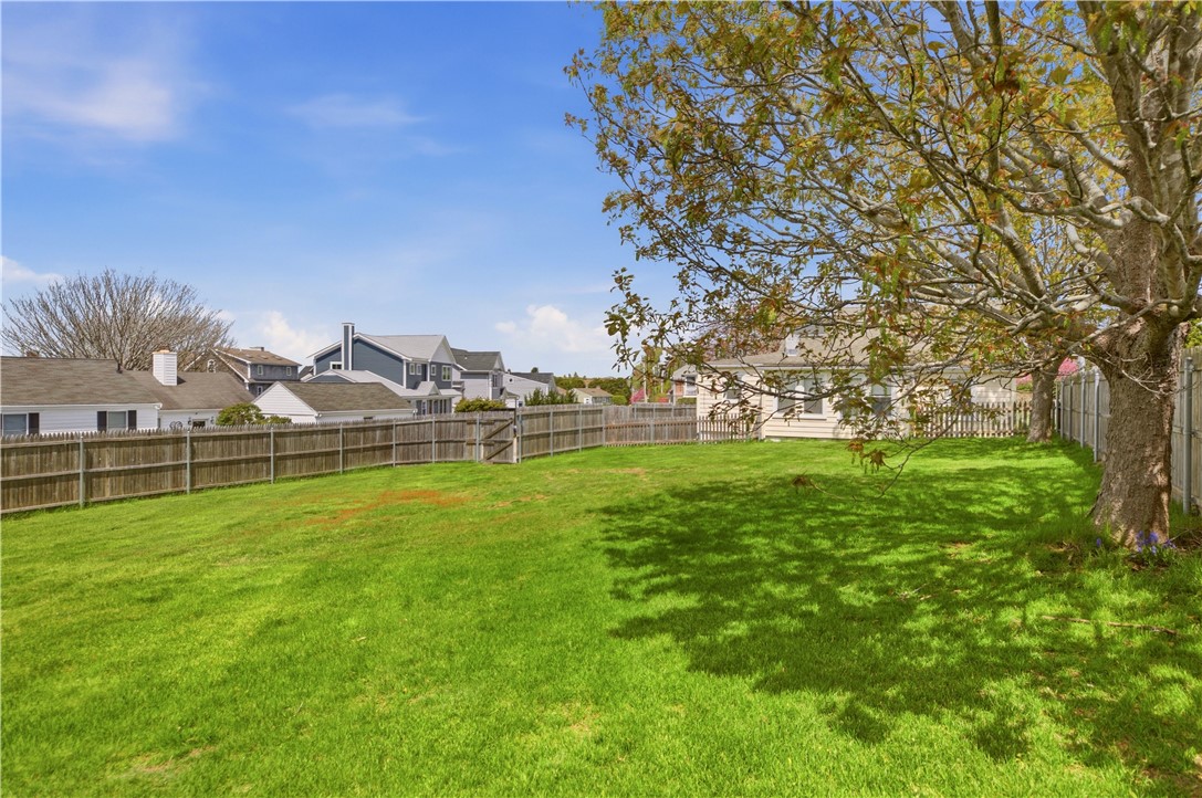 2 Stimpson Street Middletown, RI 02842 - Photo 17 of 28