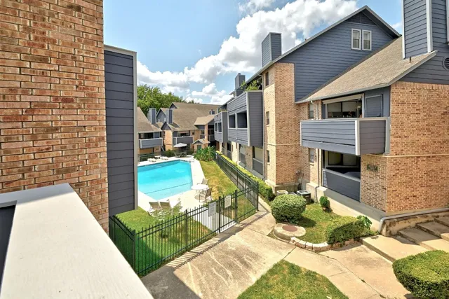 $1,299 | 2500 Burleson Road, Unit 311, Austin, TX 78741