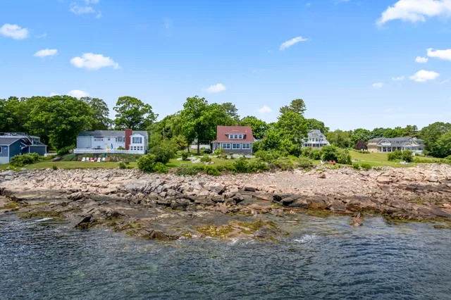 $2,999,000 | 4 Hamlin Place, York, ME 03909