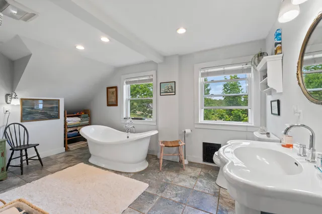 $2,999,000 | 4 Hamlin Place, York, ME 03909