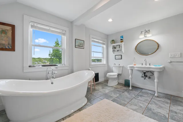 $2,999,000 | 4 Hamlin Place, York, ME 03909