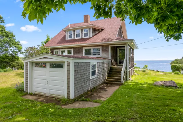 $2,999,000 | 4 Hamlin Place, York, ME 03909